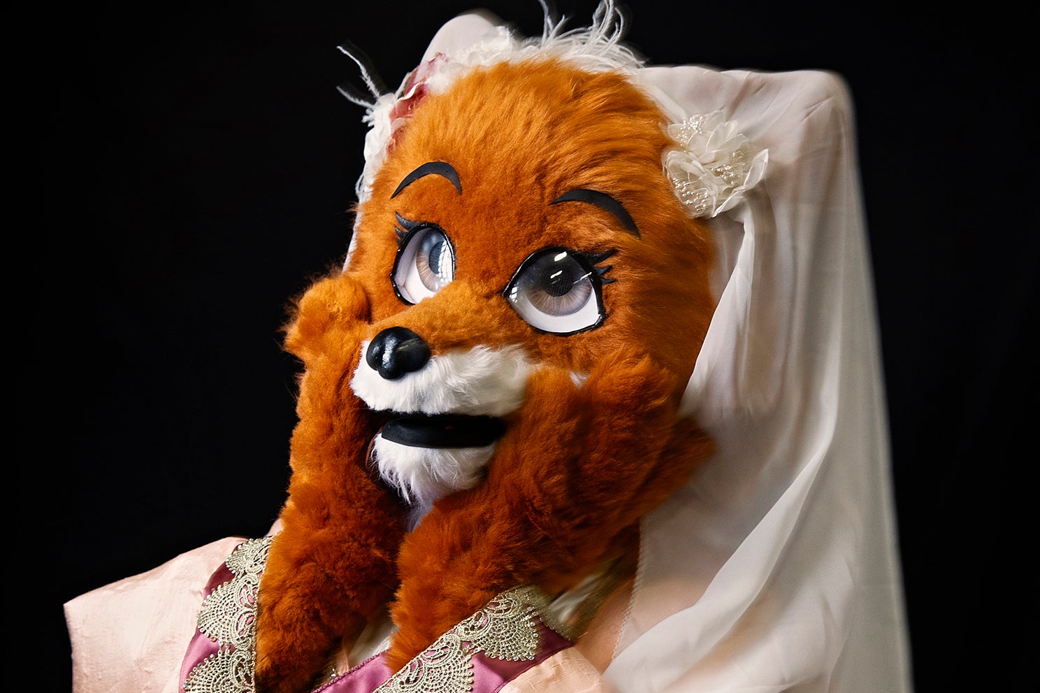 Elektra cosplaying as Maid Marian from DIsney's Robin Hood