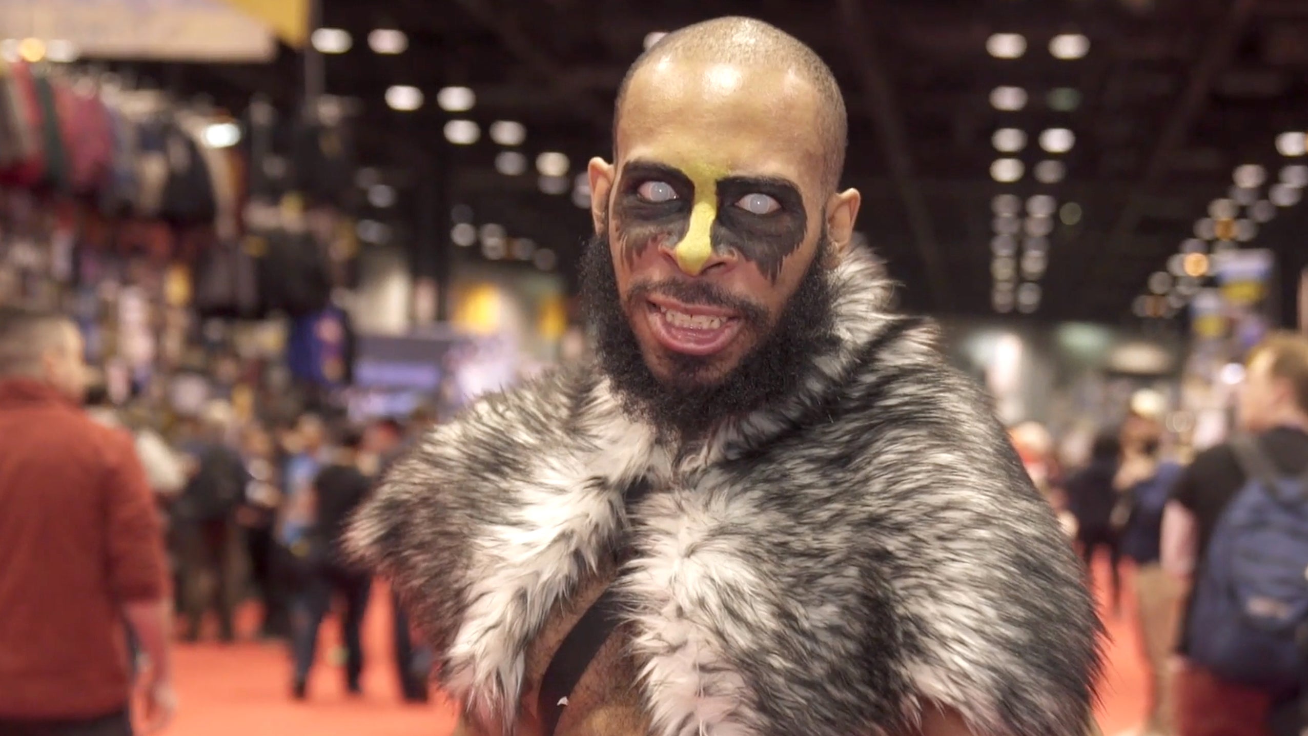 Sadiska_cosplay dressing as Wolverine at C2E2 2020.