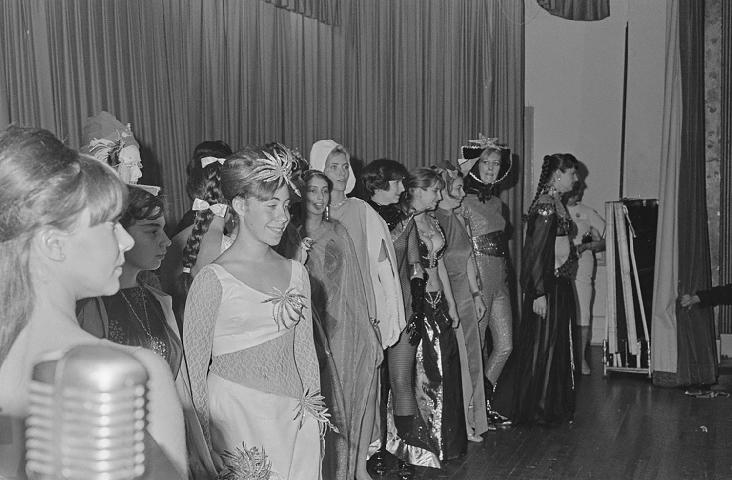 Photos from the 1966 World Science Fiction Convention, Photographed by Jay Kay Klein