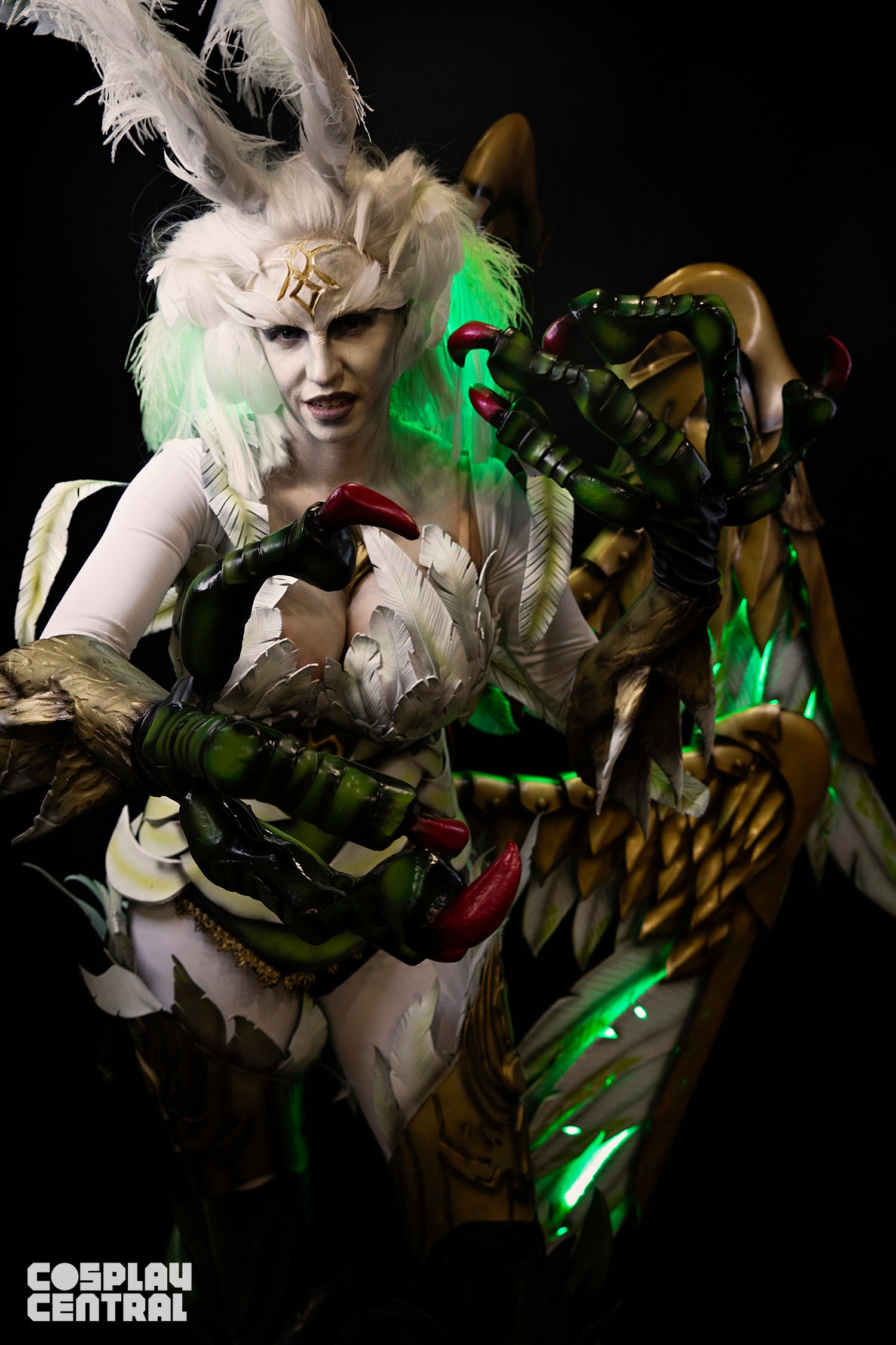 Garuda cosplaying as the Gnome Queen from Final Fantasy XIV and XV