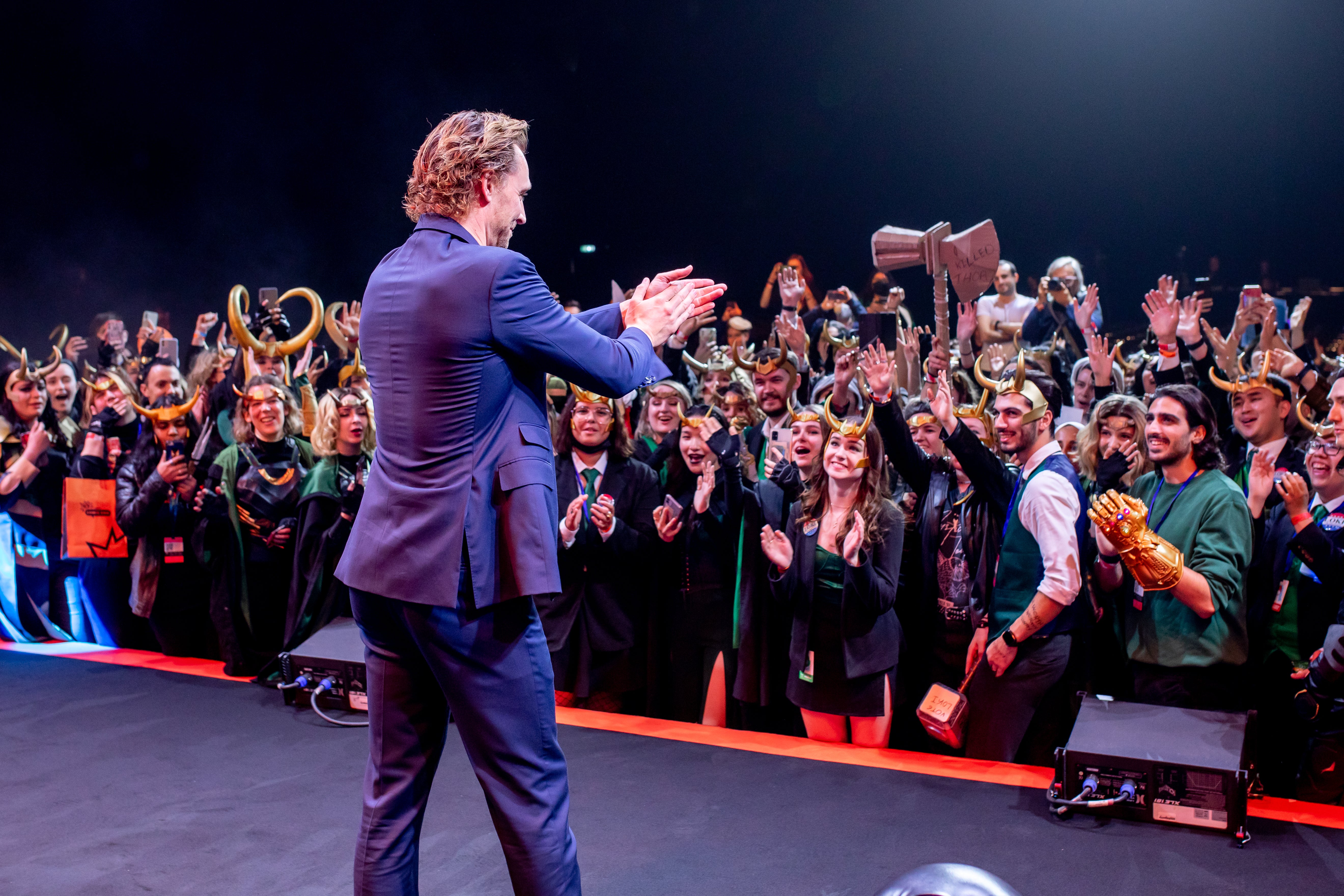 Tom surprises fans at MCM London (Image courtesy MCM London & Cosplay Central)