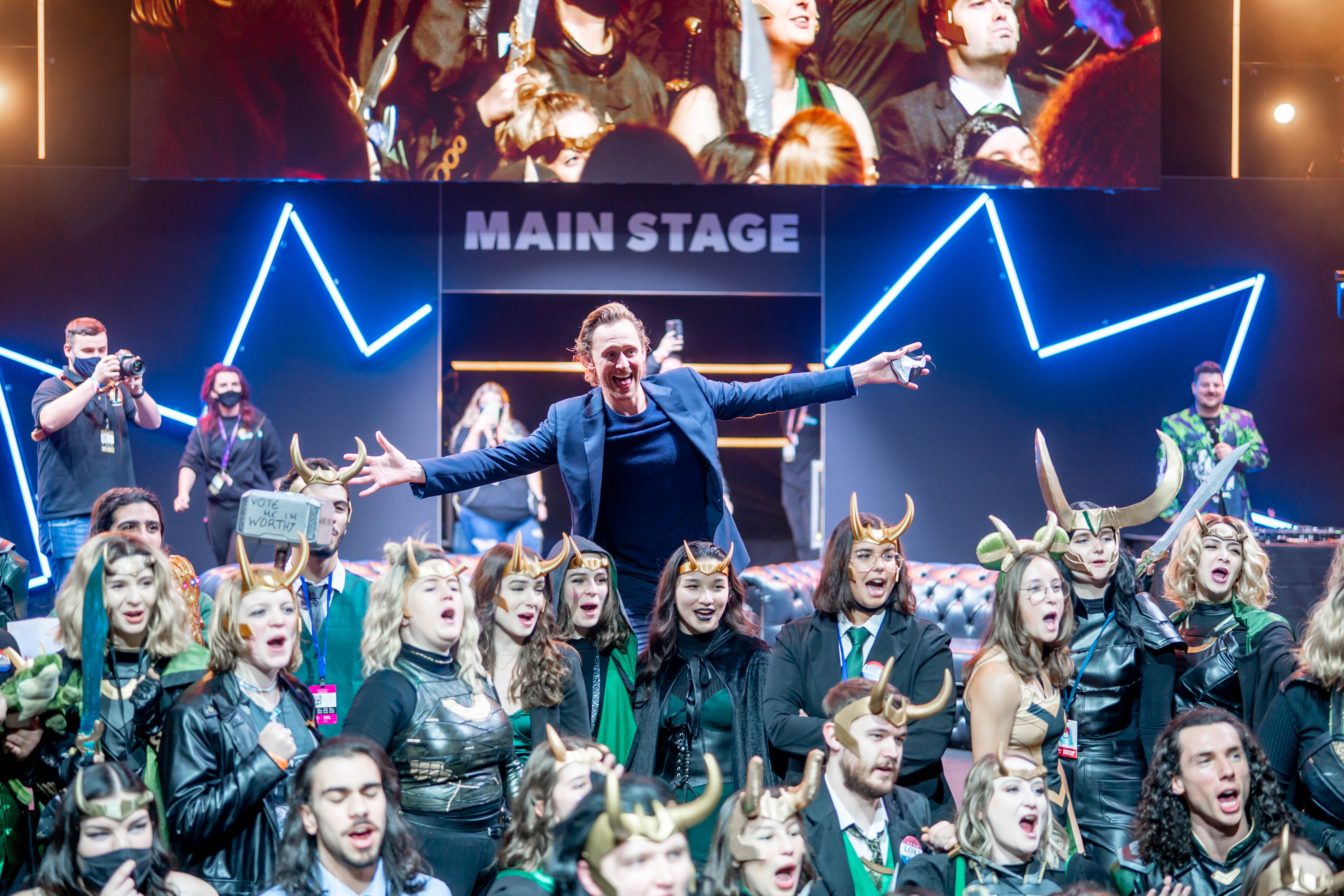 Tom surprises fans at MCM London (Image courtesy MCM London & Cosplay Central)