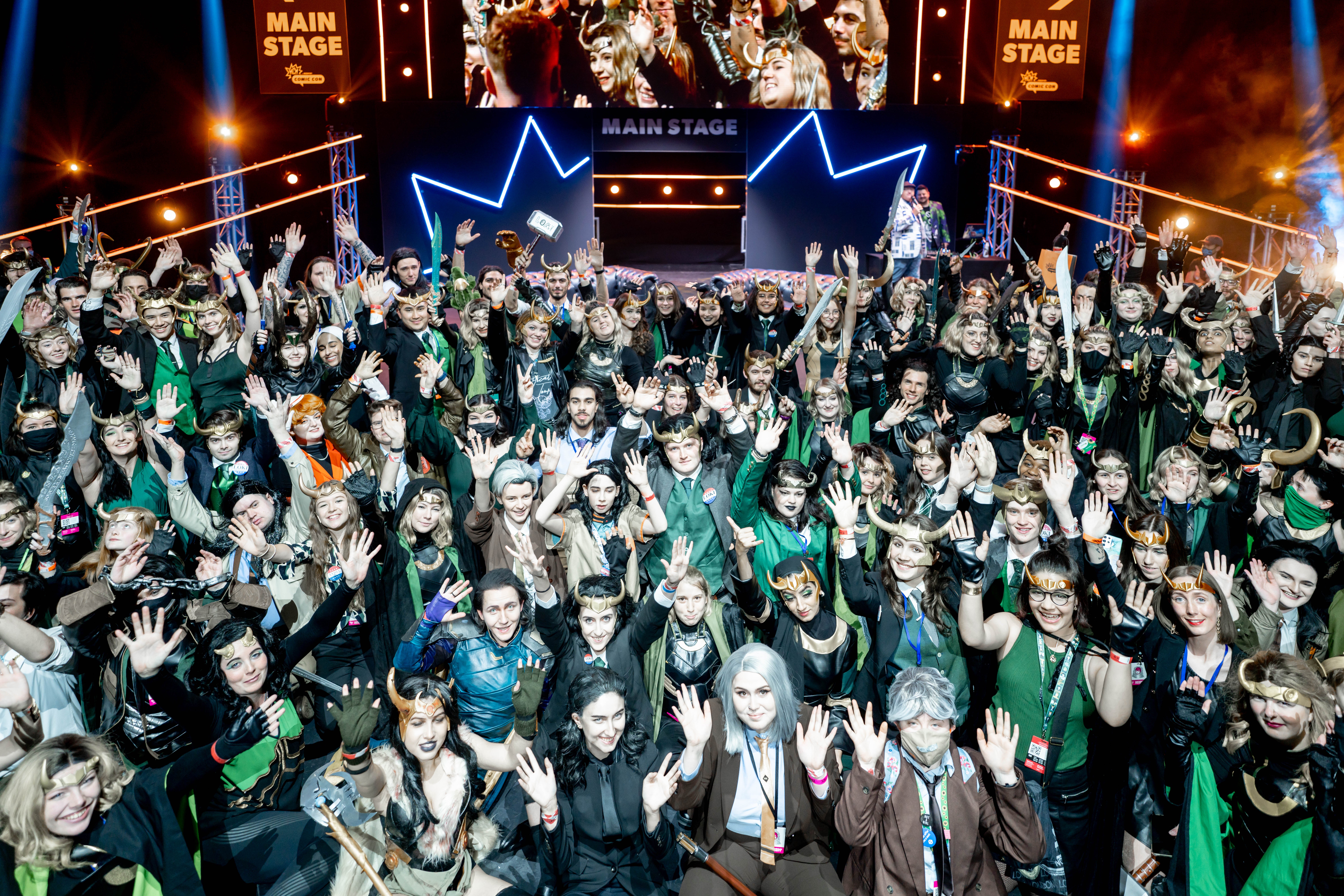 Tom surprises fans at MCM London (Image courtesy MCM London & Cosplay Central)