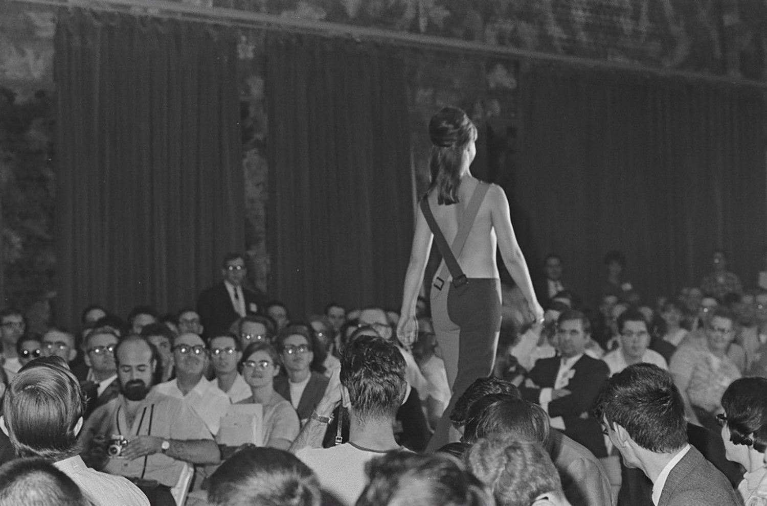 Photos from the 1966 World Science Fiction Convention, Photographed by Jay Kay Klein