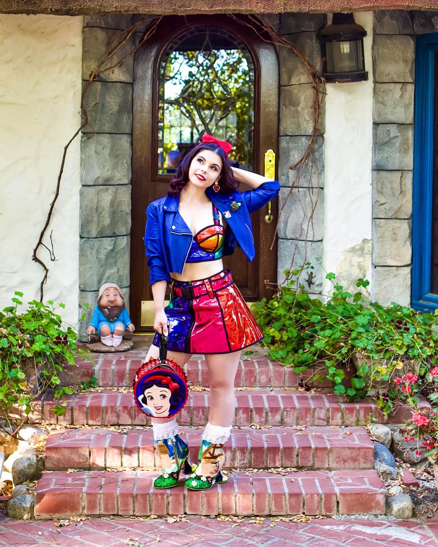 Modern snow white cosplay clearance