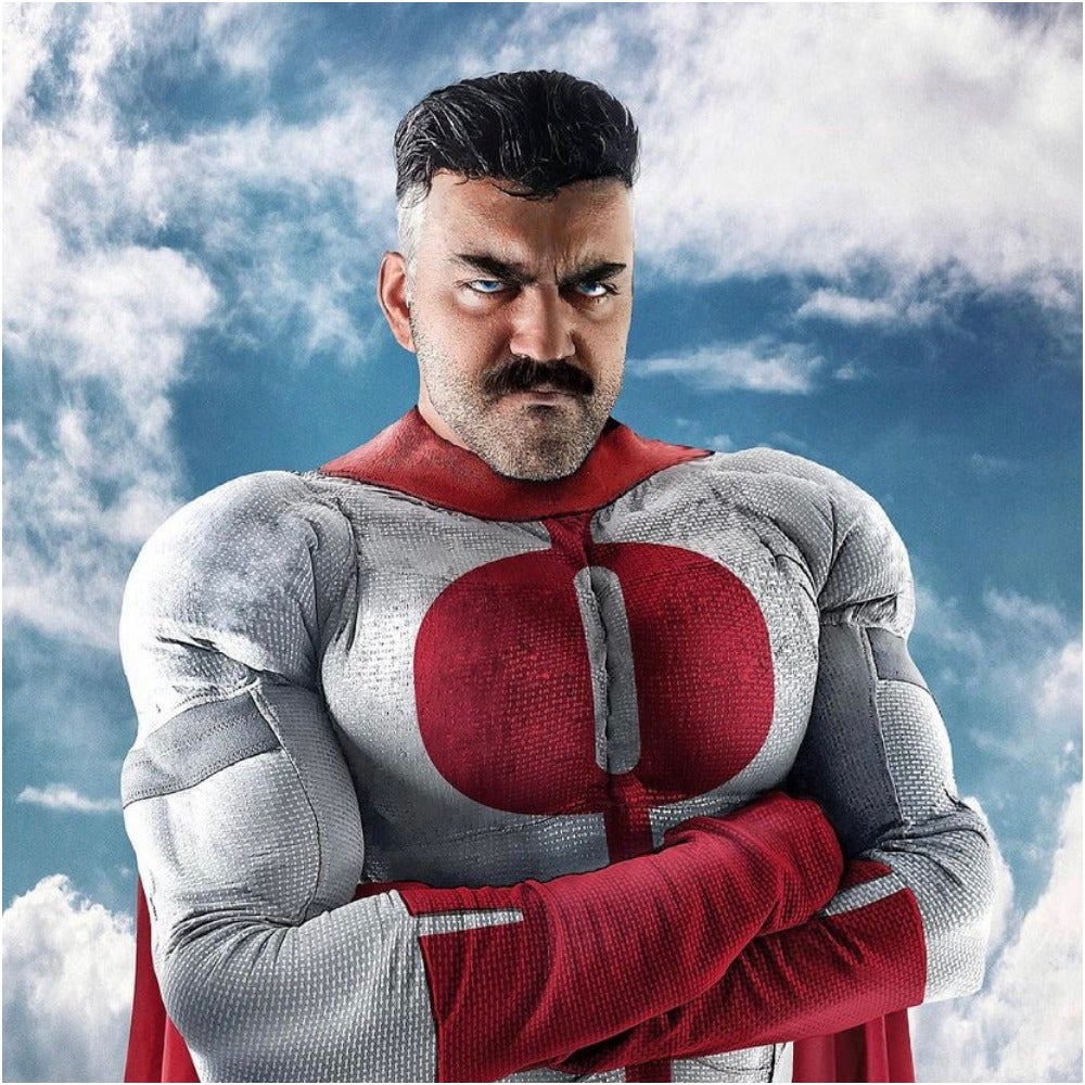 Invincible Cosplays Omni-Man