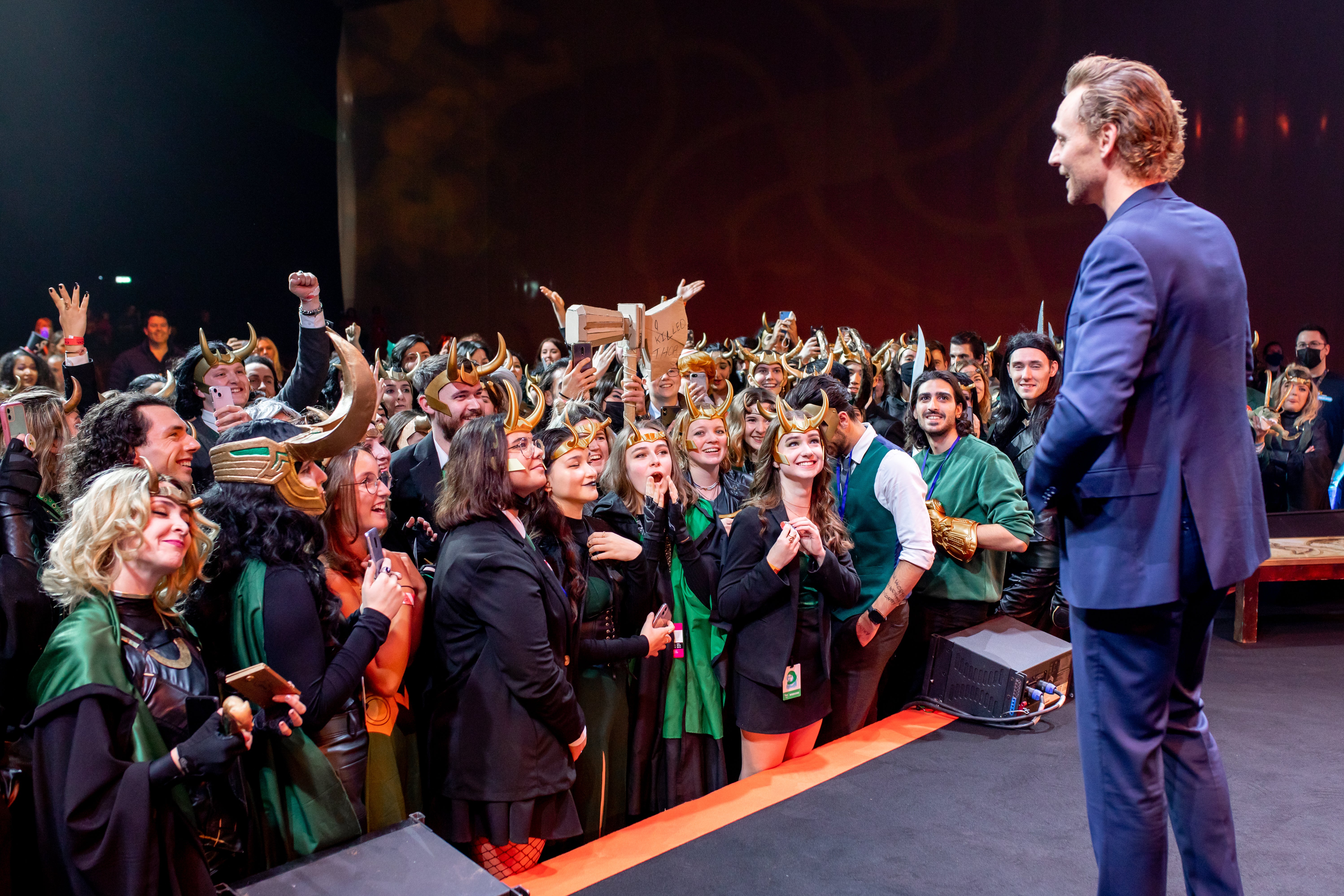 Tom surprises fans at MCM London (Image courtesy MCM London & Cosplay Central)