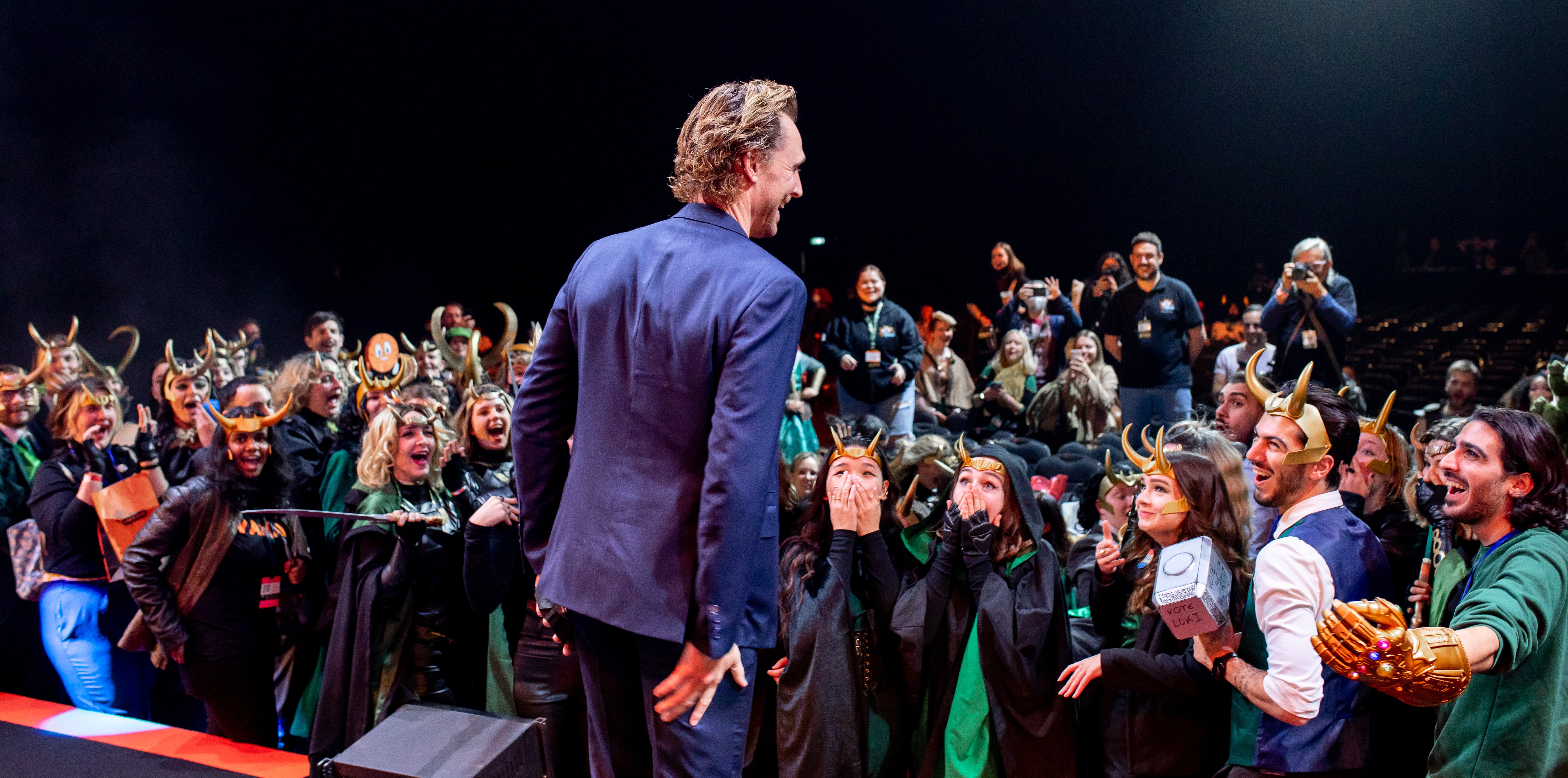 Tom surprises fans at MCM London (Image courtesy MCM London & Cosplay Central)