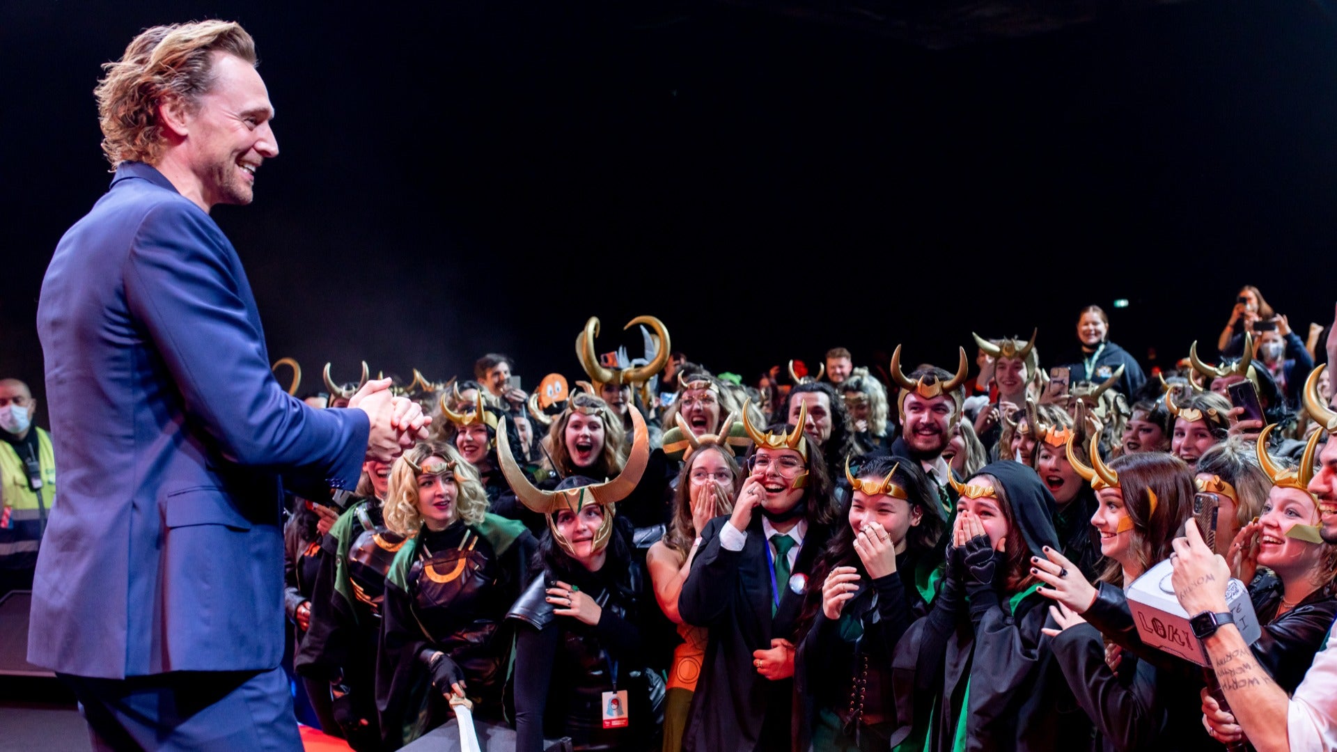 Tom surprises fans at MCM London (Image courtesy MCM London & Cosplay Central)