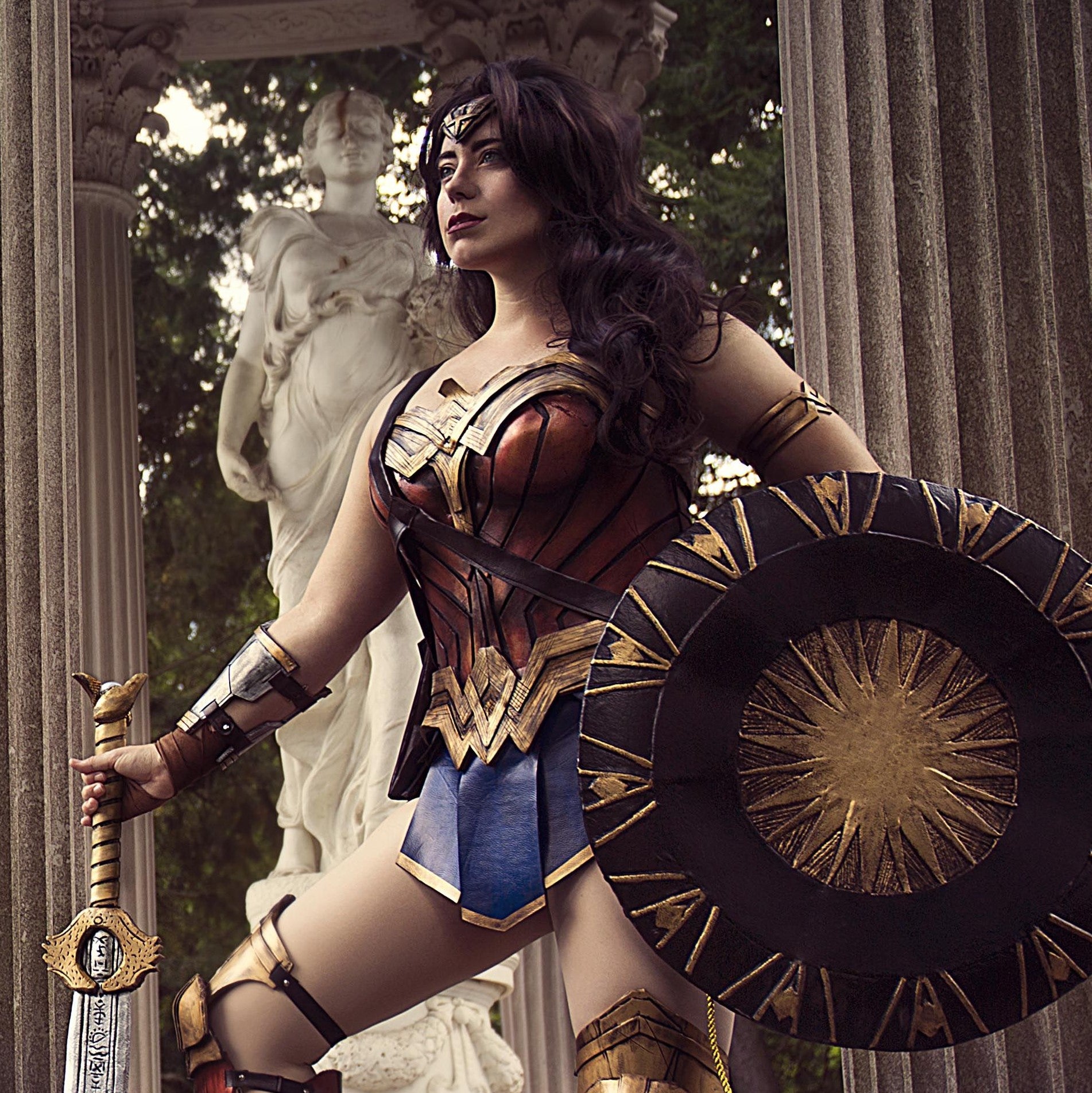 Jedimanda in her Wonder Woman made of worbla and foam (photography by Alexandra Lee Studios)